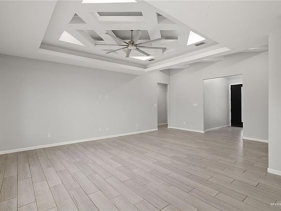 3rd image of 819 Canela Dr