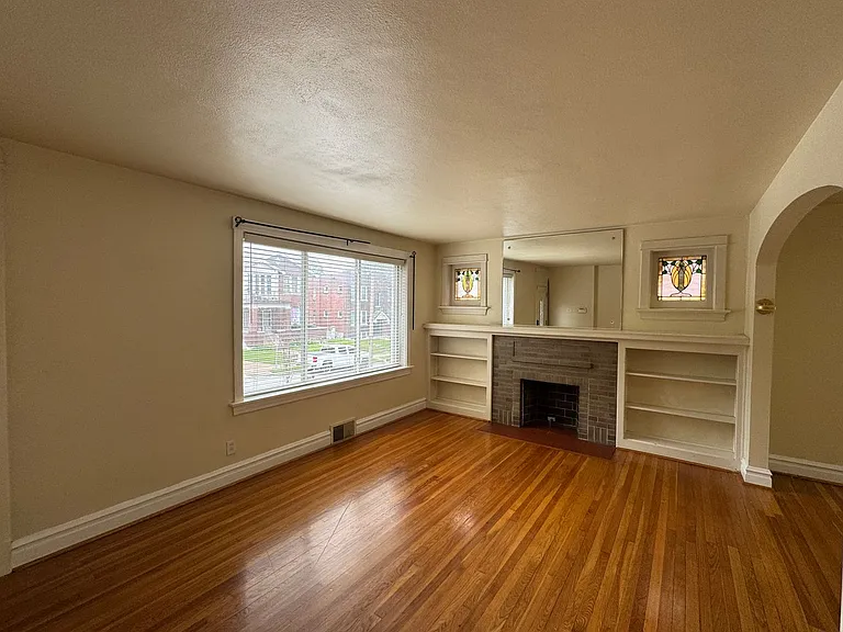 4645 Wilcox Ave — Photo 7