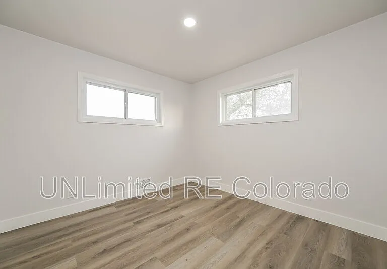 1350 Troy St — Photo 10