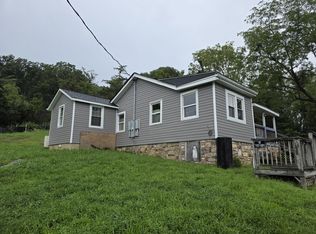 6827 Blacksburg Rd, Catawba, VA 24070