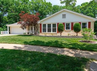 721 Shallowford Dr, Ballwin, MO 63021