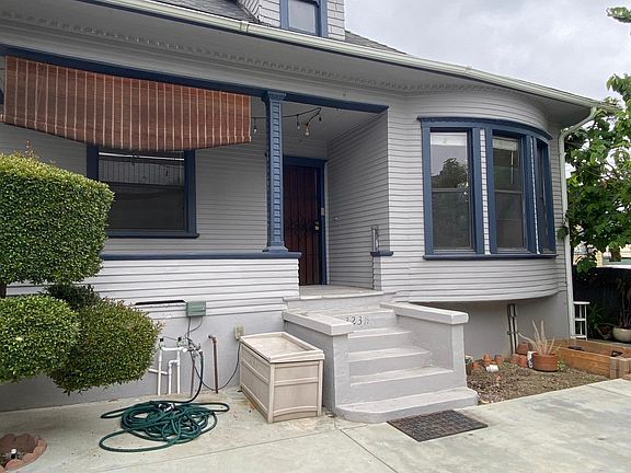 4th image of 323 N Avenue 52 #1/2