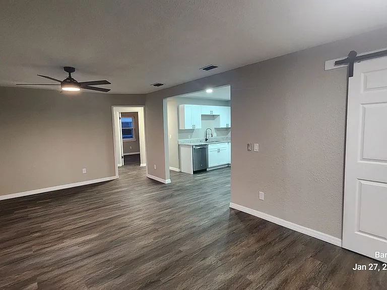 728 Essex Rd — Photo 3