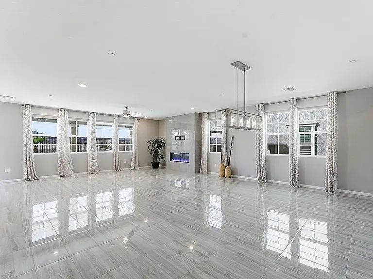 2599 Tolmezzo St — Photo 10