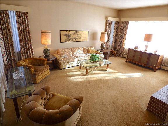 4th image of 26 Woodhaven Dr
