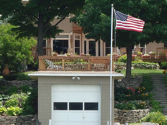 5th image of 1760 Lakeshore Dr