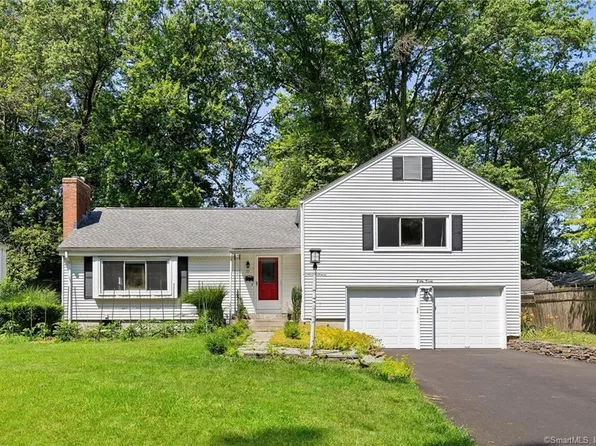 53 Miamis Road, West Hartford, CT 06117