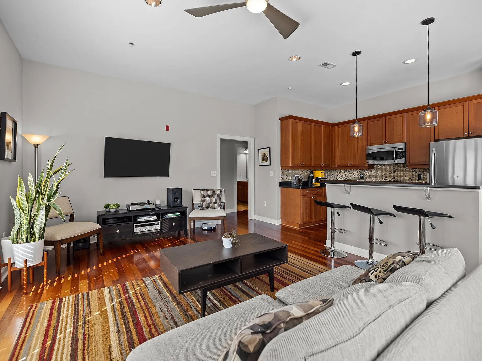 1903 Kenilworth Avenue - 310 — Photo 4