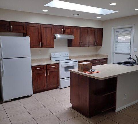 3rd image of 1737 E Campus Dr