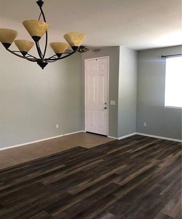 4th image of 34607 Yale Dr