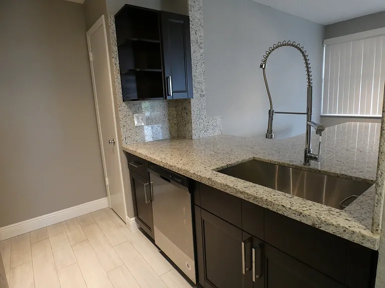 2831 N Oakland Forest Dr #101 — Photo 84