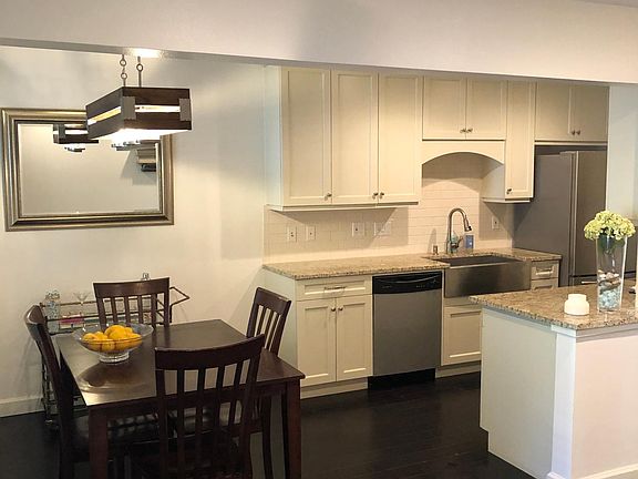 3rd image of 505 W 7th St APT 102