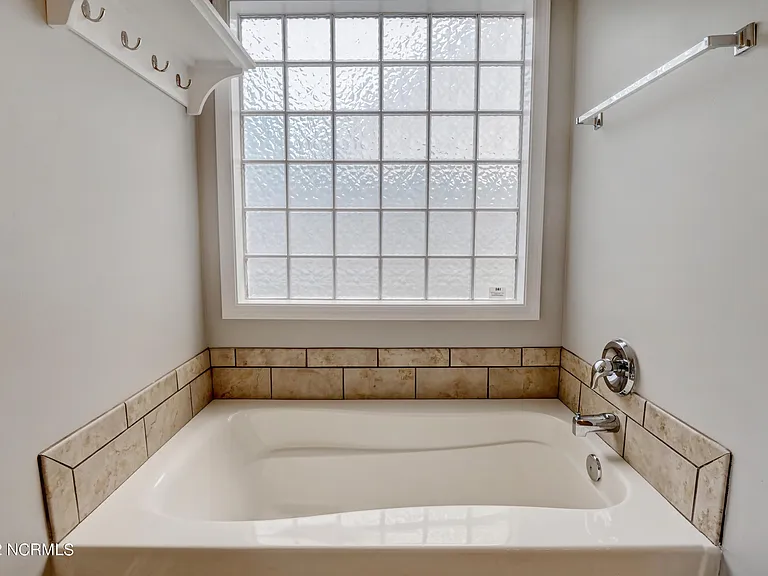 611 Catamaran Dr — Photo 18