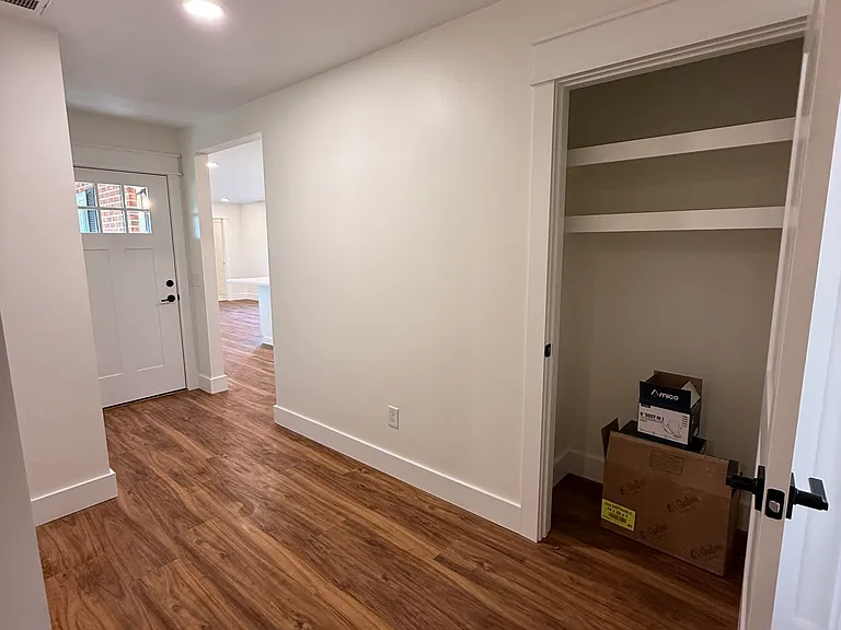 106 James St — Photo 13