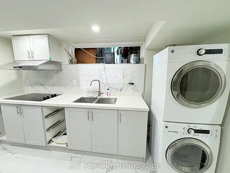 22 Ivordale Cres #2 — Photo 7
