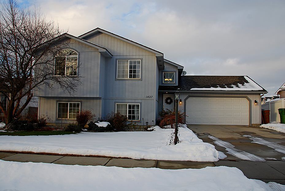 1st image of 1427 E Grassland Ct