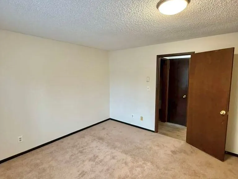 18524 Tm Jd Gisz Llc — Photo 12
