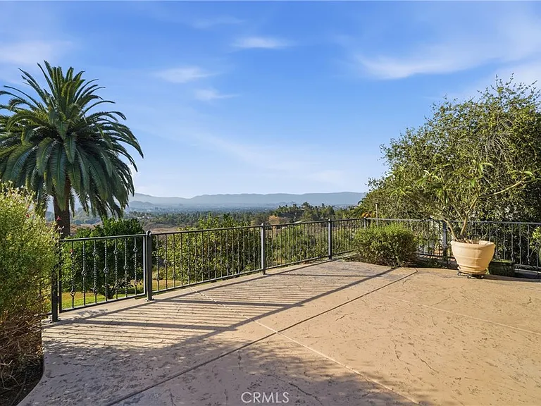 2235 El Capitan Dr — Photo 26