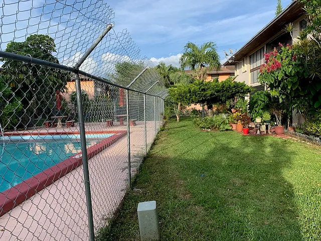 3 bed, 936 sqft, $2,300 — Photo 3