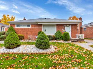 23013 Playview St, Saint Clair Shores, MI 48082