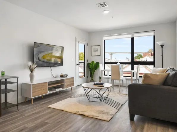 115-117 W 2nd St #302, Bayonne, NJ 07002