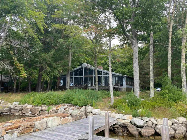 16 Old Long Island Road, Moultonborough, NH 03254