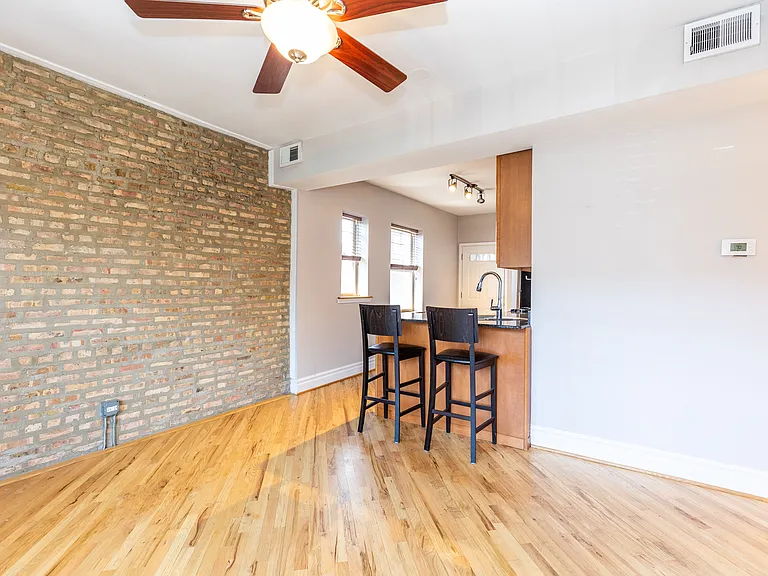 2753 W Melrose St #1 — Photo 3