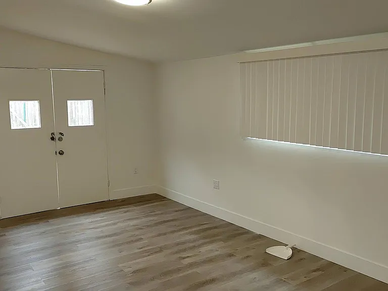 5409 48th Ave — Photo 18