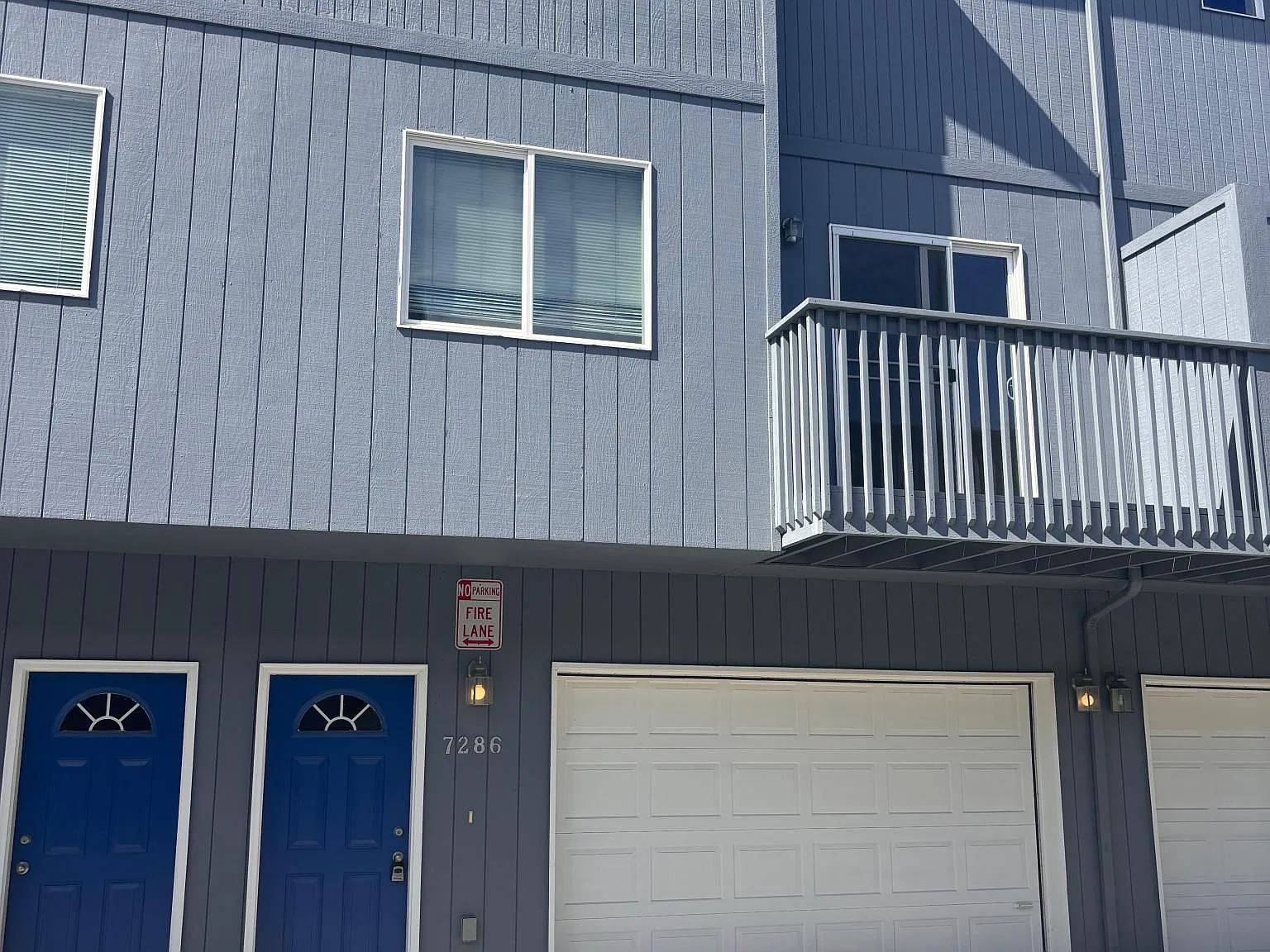 2 bed, 1.5 bath, 1050 sqft, $2,375 — Photo 1