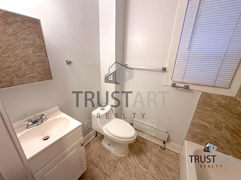 4722 Longshore Ave #1R — Photo 5