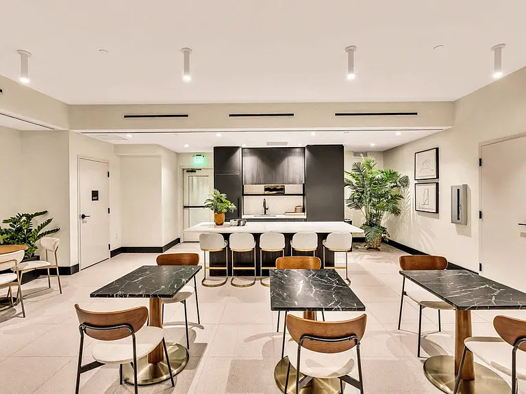225 N Miami Ave #27-ID1537393P — Photo 43