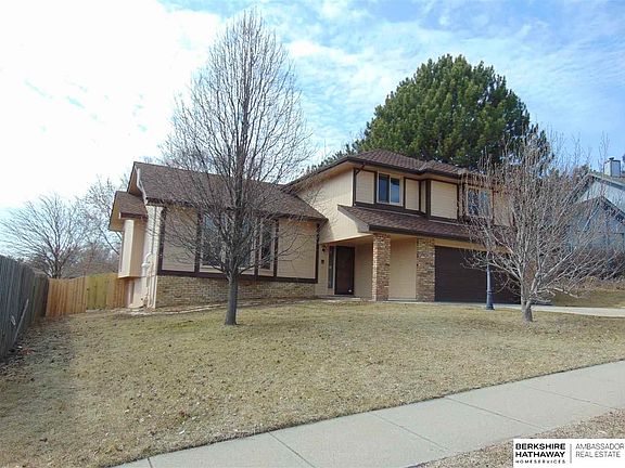 2nd image of 13955 Frederick Cir