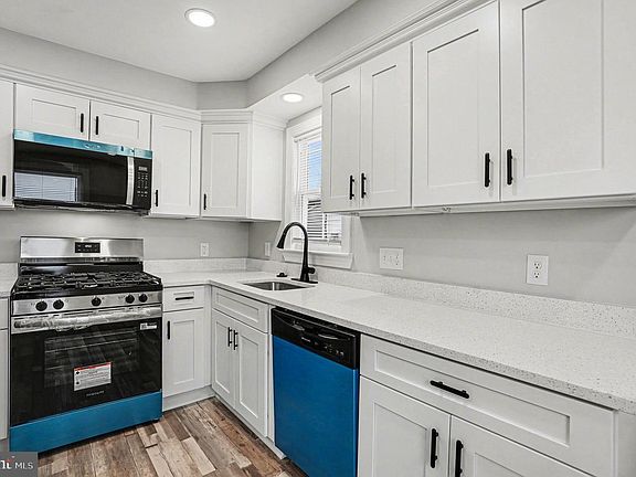 4th image of 3129 Yorkway