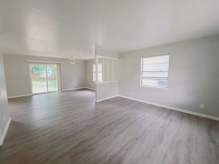 633 Rutgers Dr — Photo 4