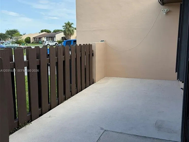 11760 SW 123rd Ave — Photo 3