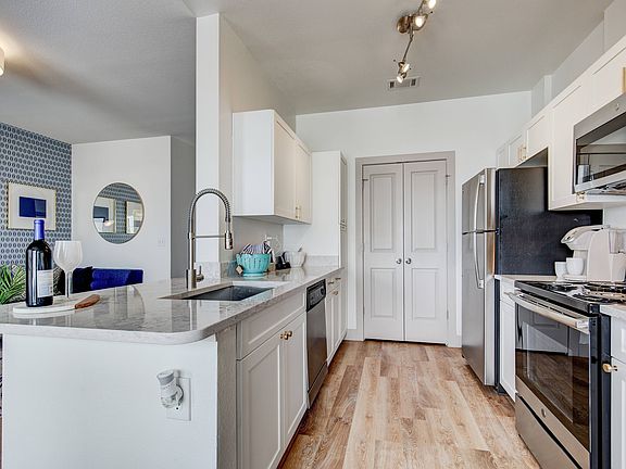 4th image of 24750 E Applewood Cir #1-0936