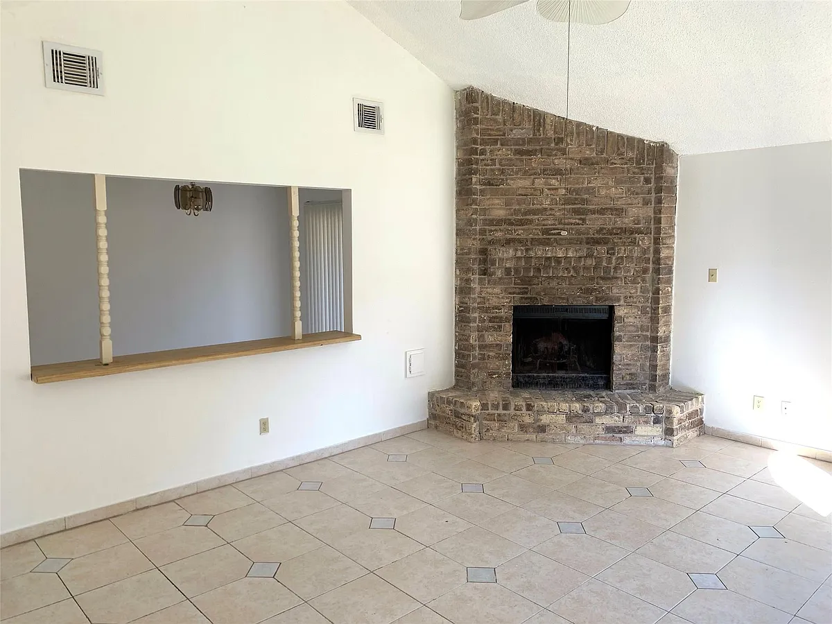 Building Photo - 21026 Settlers Valley Dr