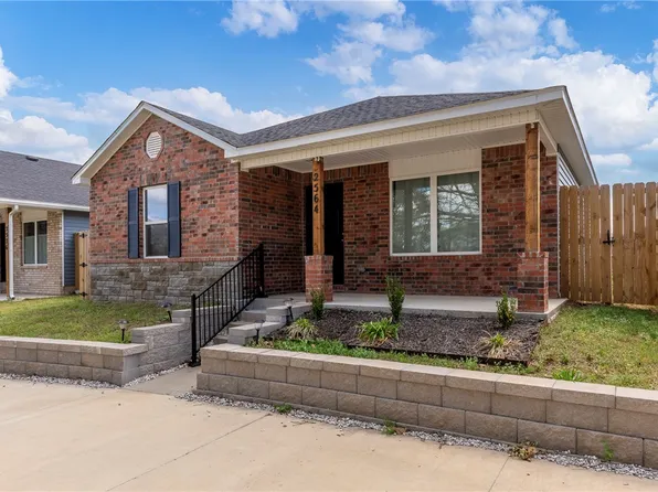 2564 E Illinois Aly, Fayetteville, AR 72701