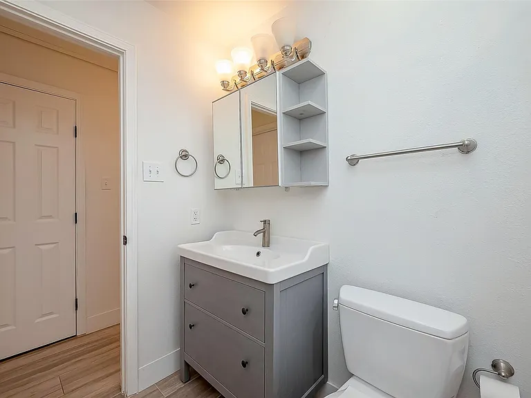 915 Adele St — Photo 15