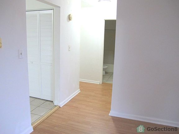 4th image of 1352 Hanson Ave APT 4