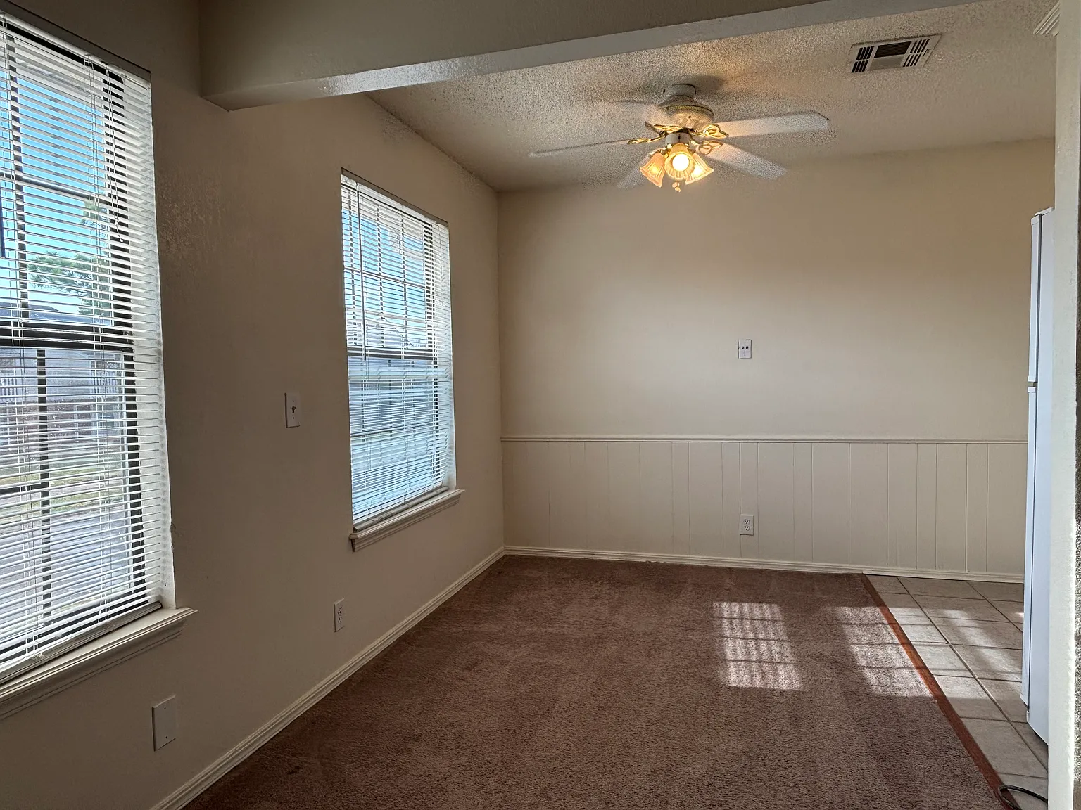 2 bed, 975 sqft, $945 — Photo 4