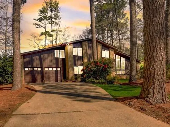 1604 Westhaven Dr, Raleigh, NC 27607