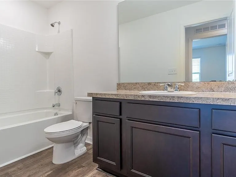 338 Madison Dr — Photo 8