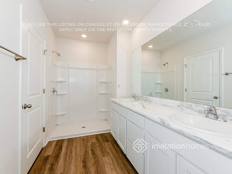 7985 Majestic Palms Ct — Photo 18