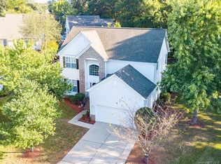 9204 Autumn Applause Dr, Charlotte, NC 28277