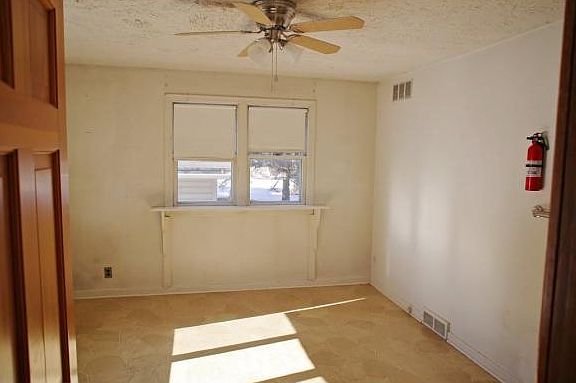 5th image of 1619 Woodsdale Ave