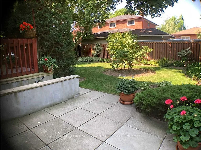 20 Bush Dr #LOWER — Photo 7