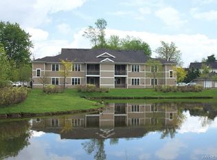 68 Stonington Ln APT 1, Amherst, NY 14068