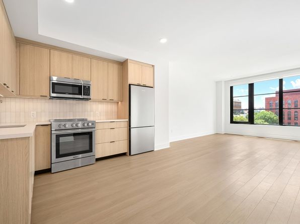 499 President St #637