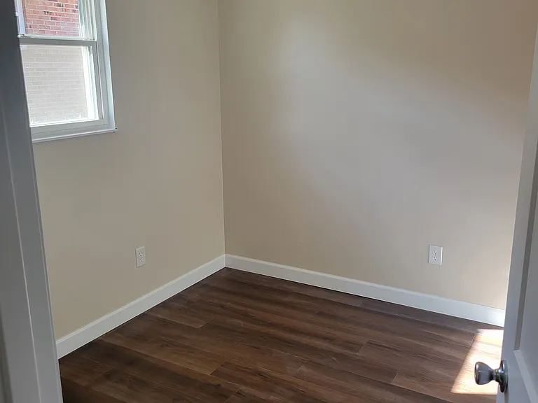 683 W 2nd St #1 — Photo 10